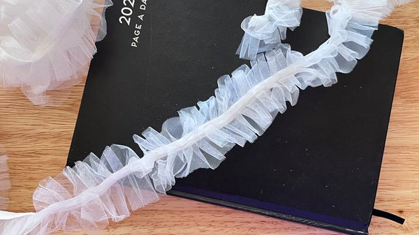 2 meters / 5.5cm / Off White /  Elastic Lace Trim  LF031