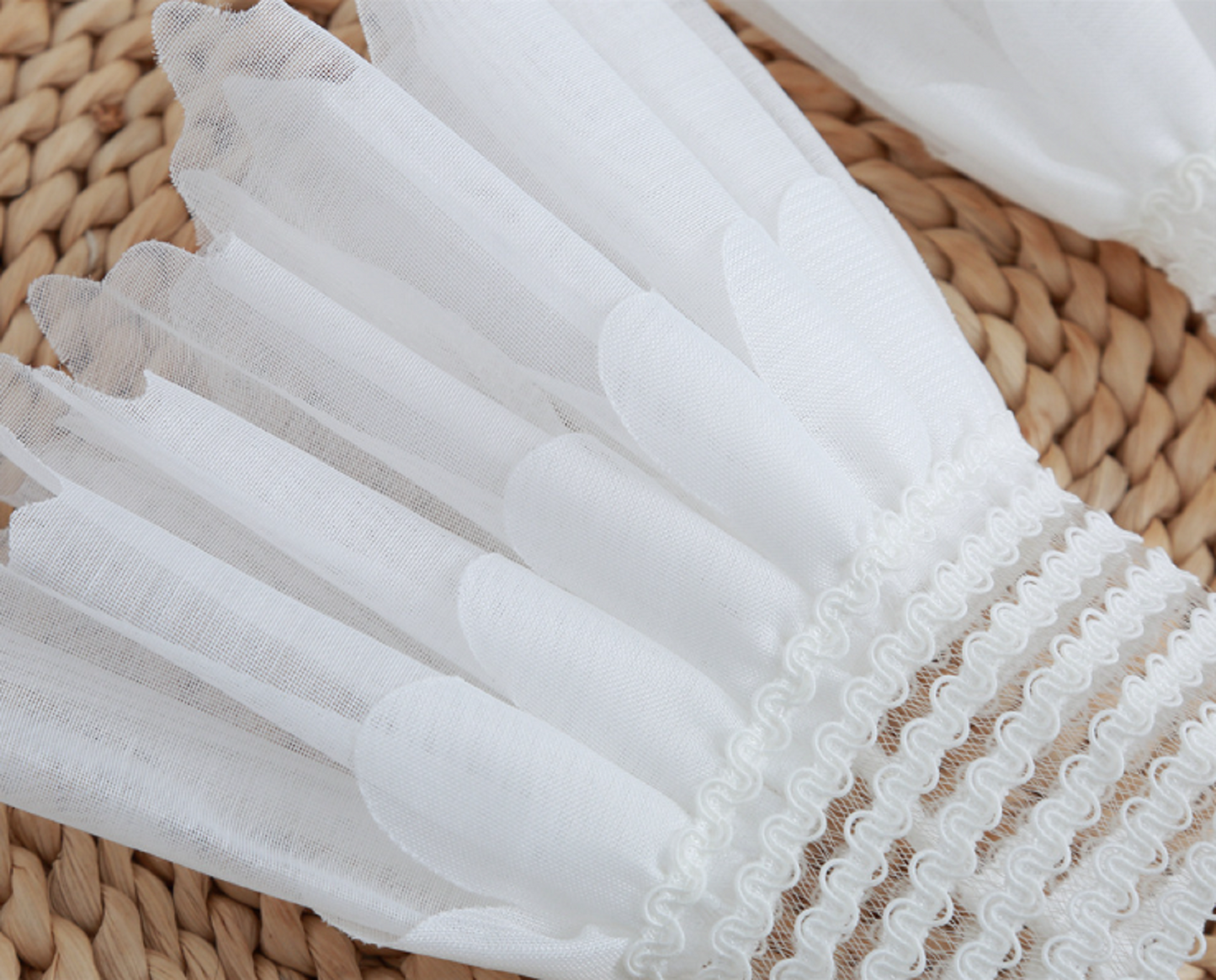 1 pair / Off White / Fake Lace Sleeve Cuffs, False Wrist Cuffs, Removable Wrist Cuffs SC084(K)