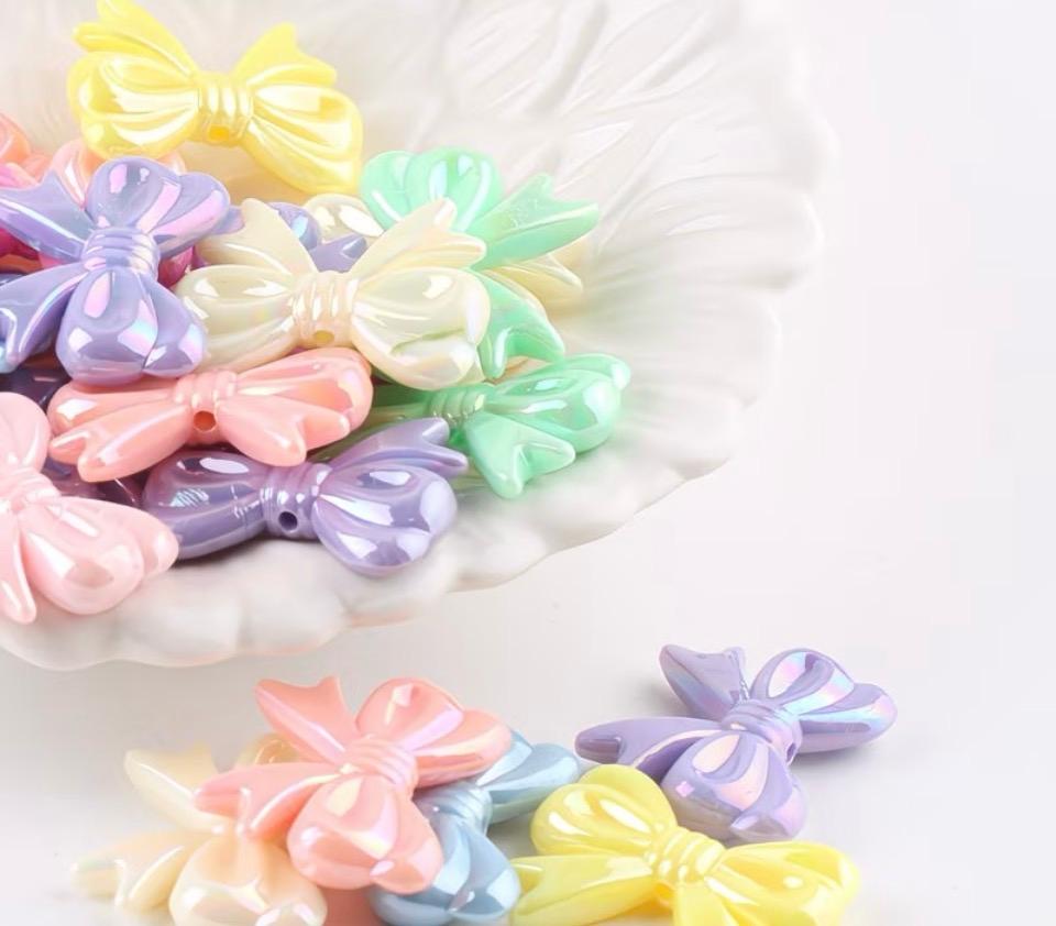 20 pieces / Coloured Mixed Random Bow Beads