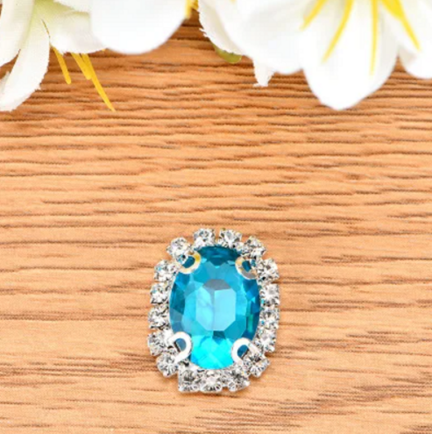 10 Pcs / 14 x 18mm / Gold Base Sew On Oval Crystal S12G