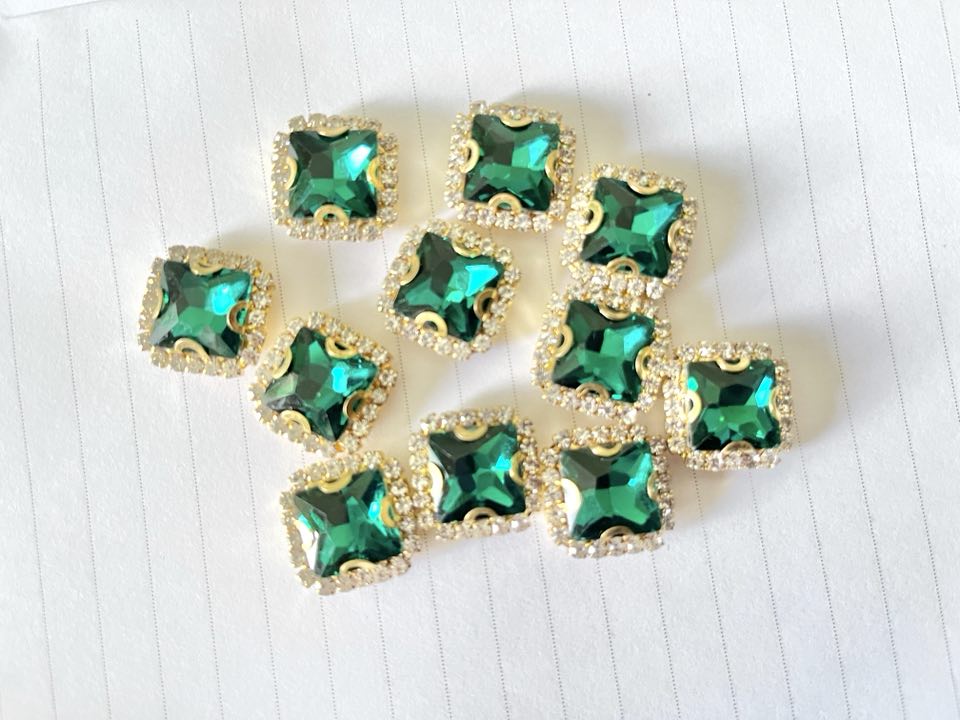 10 Pcs / Gold Base Sew On Square Rhinestones S38G
