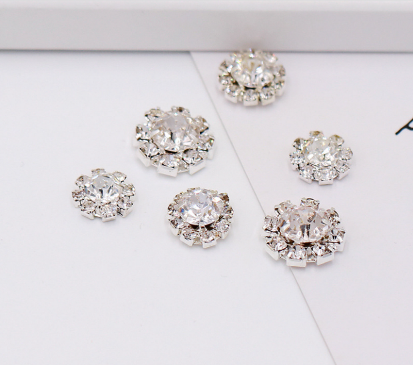(FB001) 20 pieces / 10mm / DIY Flat Back Crystals