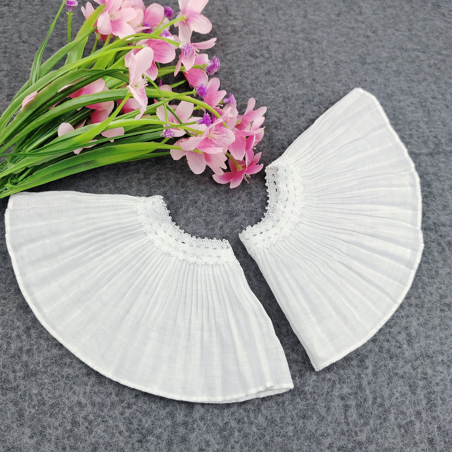 1 pair / Off White / Fake Lace Sleeve Cuffs, False Wrist Cuffs, Removable Wrist Cuffs SC520(W)