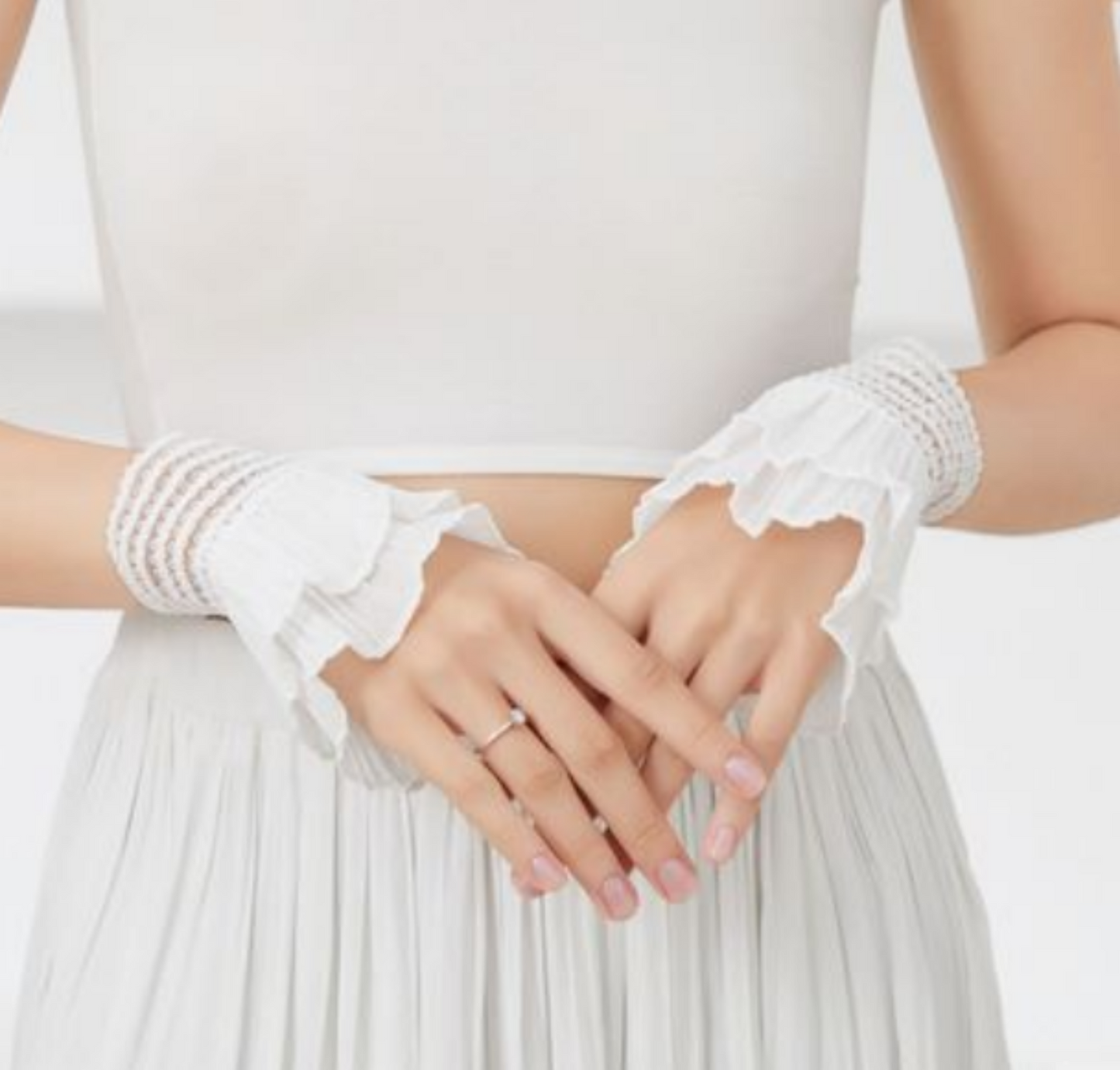 1 pair / Off White / Fake Lace Sleeve Cuffs, False Wrist Cuffs, Removable Wrist Cuffs SC022(K)