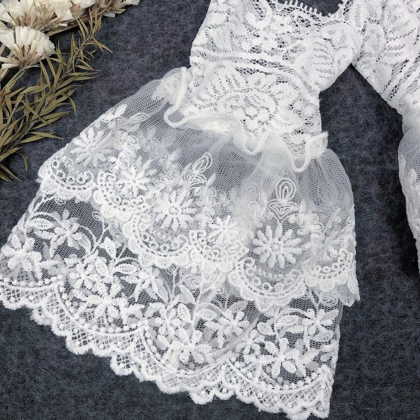 2 pcs / Off White Fake Lace Sleeve Cuffs, False Wrist Cuffs, Removable Wrist Cuffs SCW053