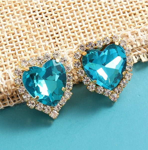 10 Pcs / 10mm / Gold Base Sew On Rhinestone Heart C17G