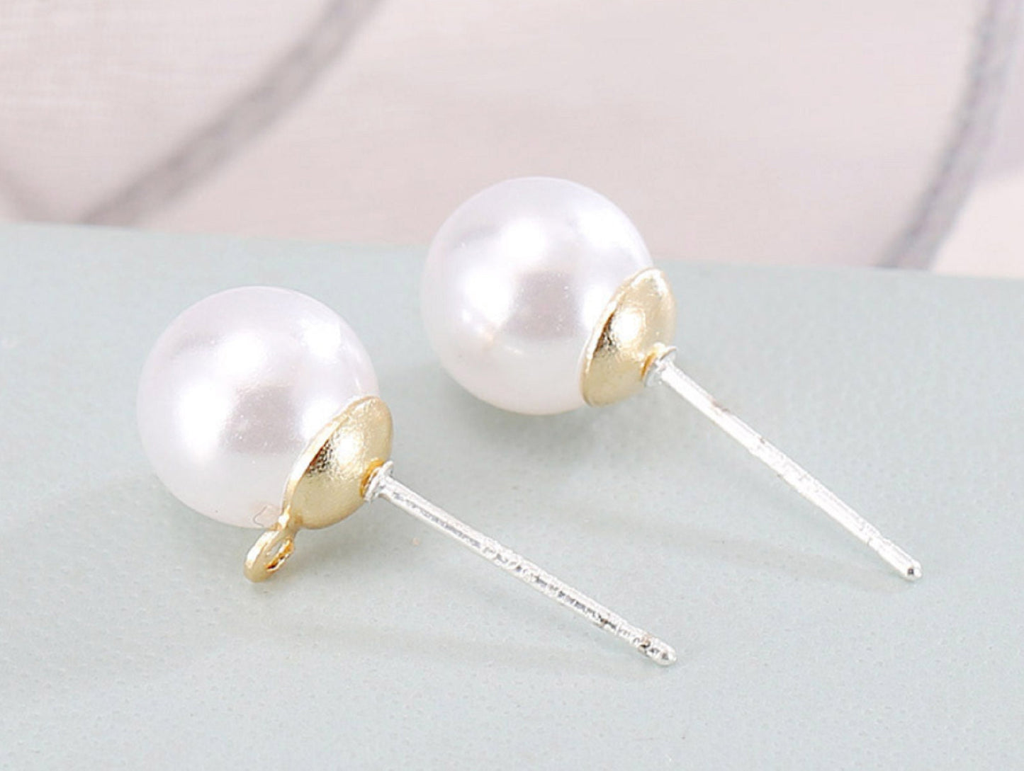 ( EK52) 10 pcs / Gold Plated Pearl Stud Earrings with Loops