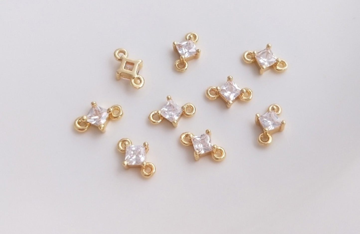 (EK002a) 10 pcs / Gold Plated Crystal Earrings Connector