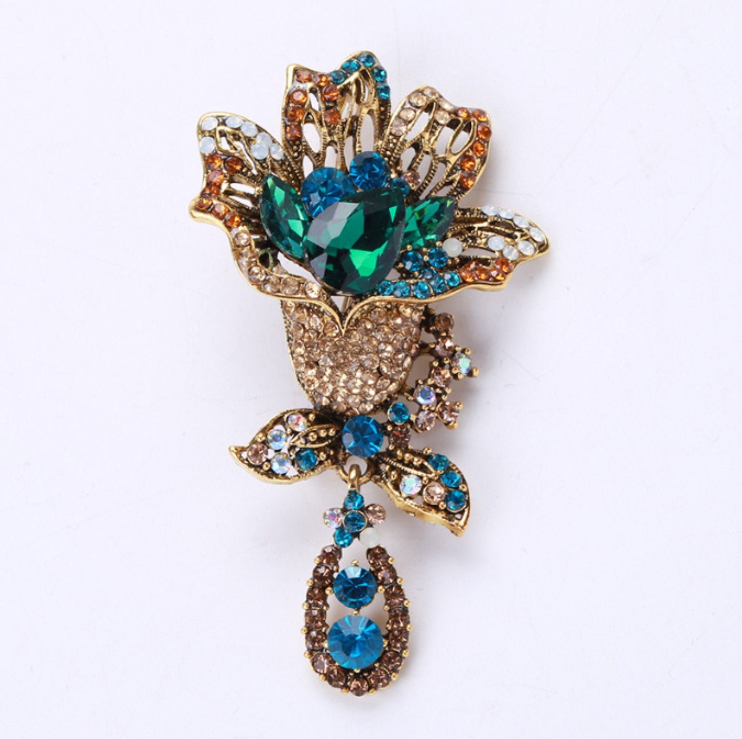 7.4 x 4.2cm / Crystal Brooch BR0793