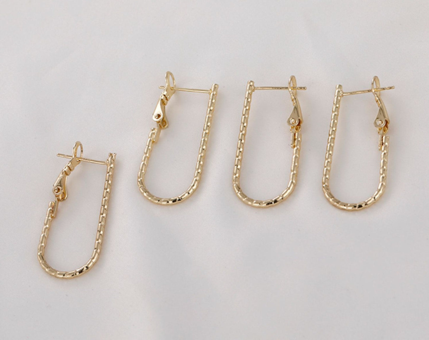 10 pcs / 3.2 x 1.4cm / Gold Plated Earrings Hoop EK010