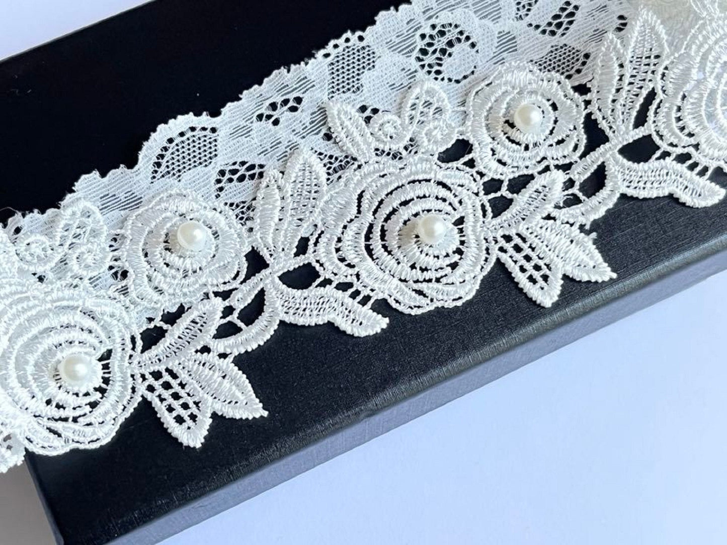 Wedding Garter CR010
