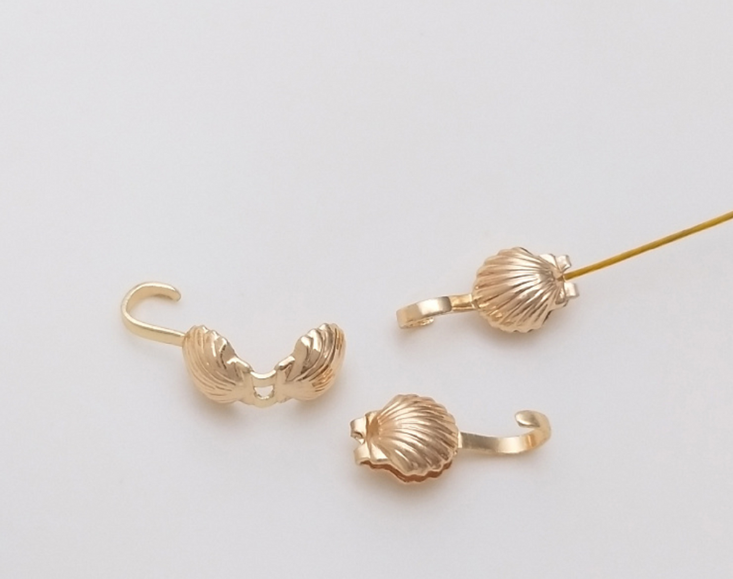 (EK002-5) 20 Pcs / 4mm x 3.5mm / Gold Plated Clamshell Calottes