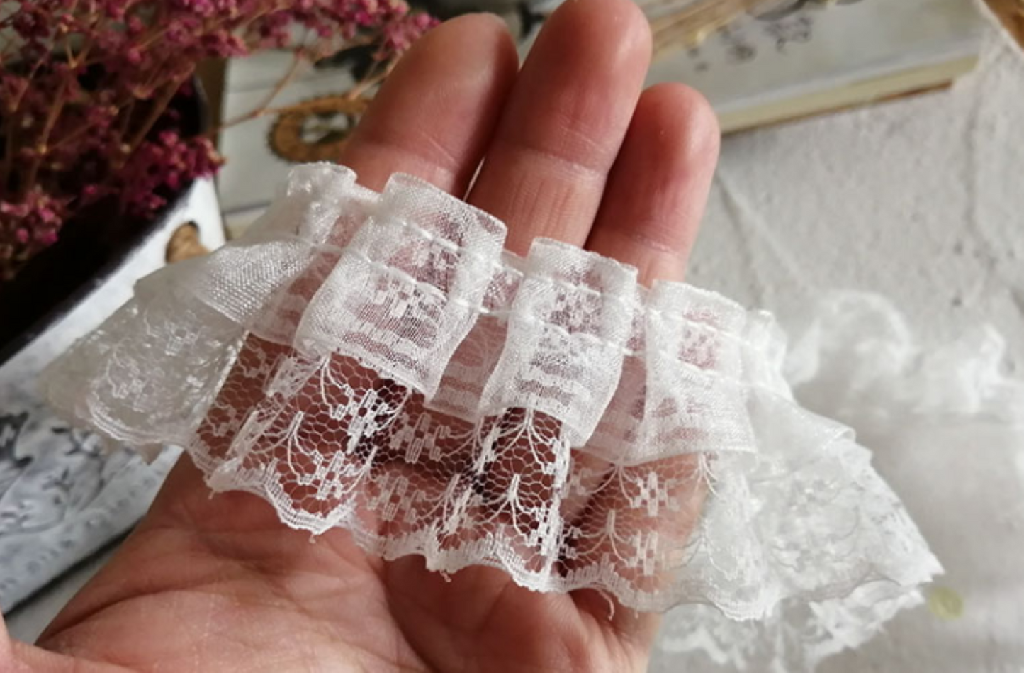 2 meters / 4.5cm / Off White, Pink / Lace Trim LF022