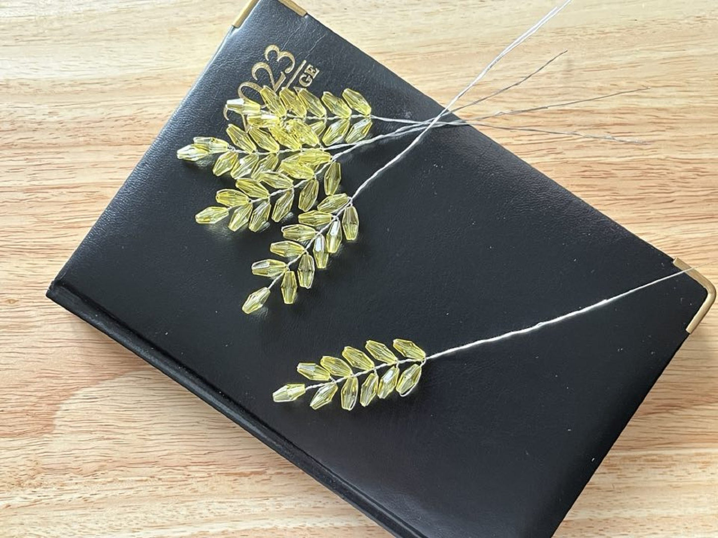 5 Stems / Bead Leaf Spray FS20S