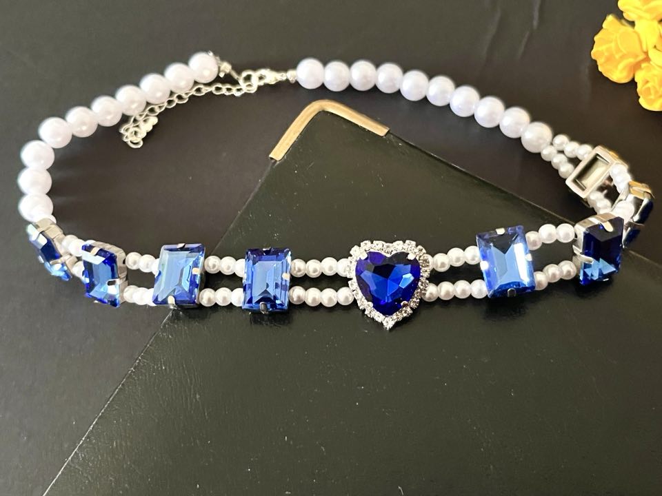 Ladies necklace