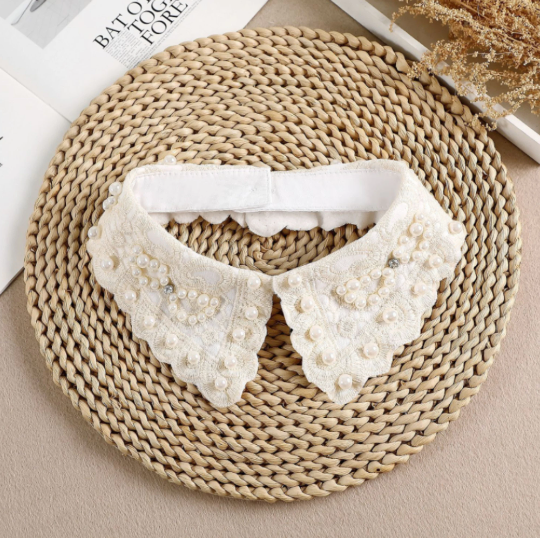 B2(K)small / Off White Fake Lace Collar, False Collar, Removable Collar