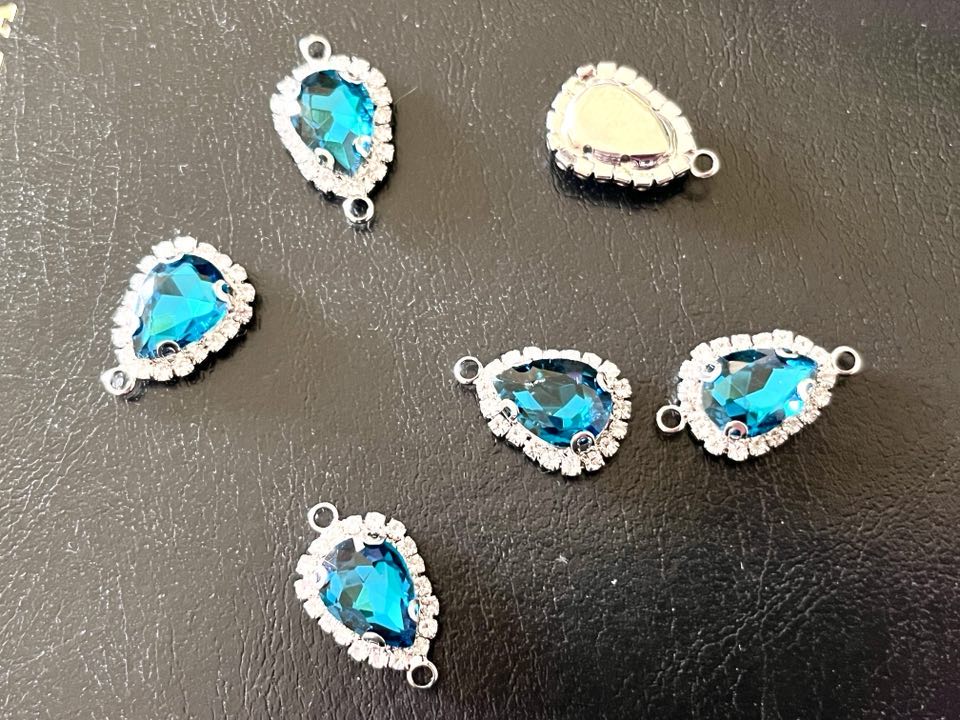 10 Pcs / Silver Base Rhinestone Teardrop Connector  C051S