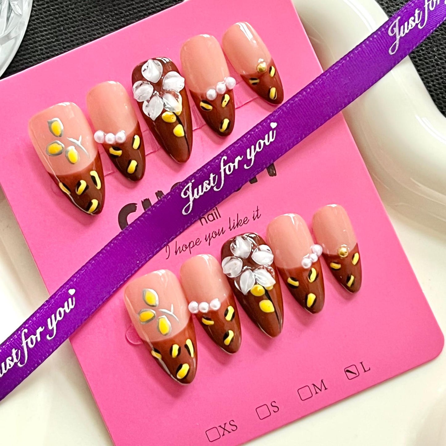 (E002) 1 set Press on Nails