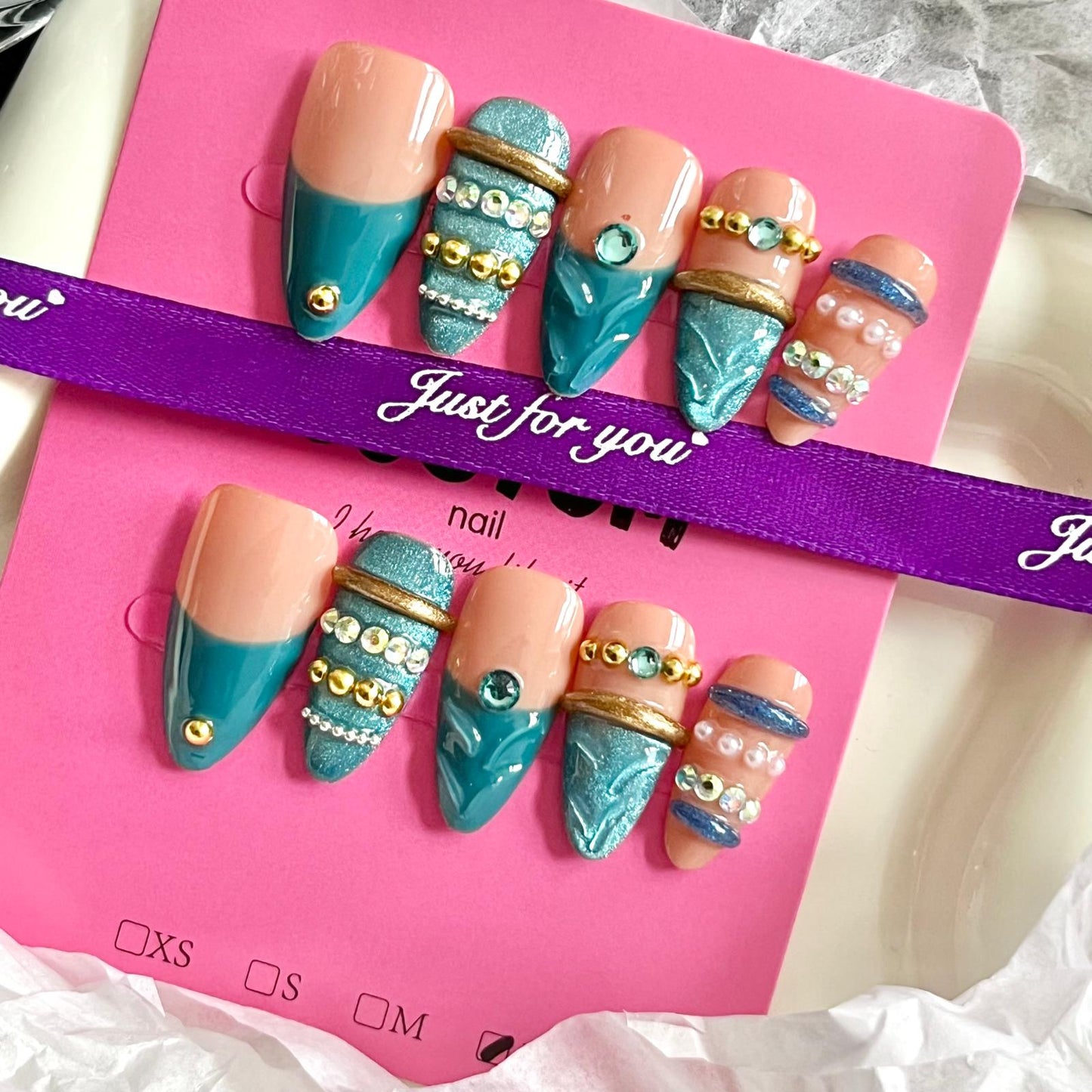 (E004) 1 set Press on Nails