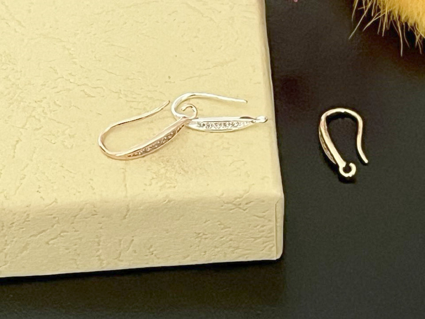 (EK111) 10 pcs / Gold Plated Earrings Hoop