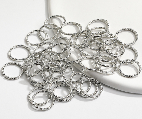 30 pcs Textured Round Hoops Connectors JR001