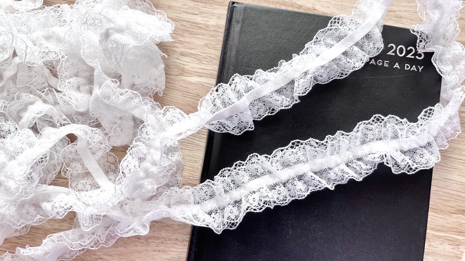 2 meters / Pure White / Elastic White Lace Trim  LF001