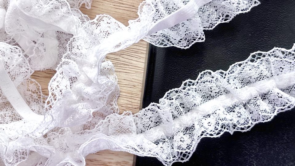 2 meters / Pure White / Elastic White Lace Trim  LF001