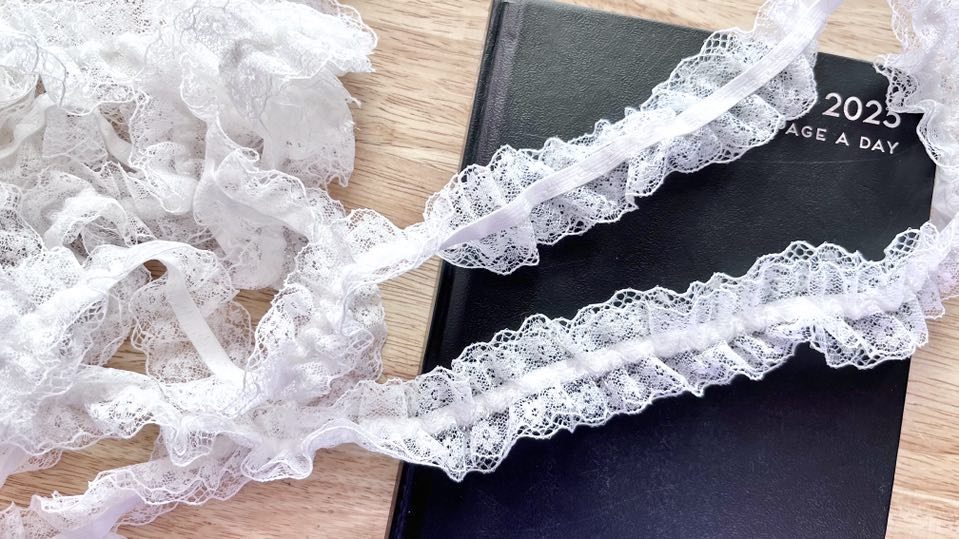 2 meters / Pure White / Elastic White Lace Trim  LF001