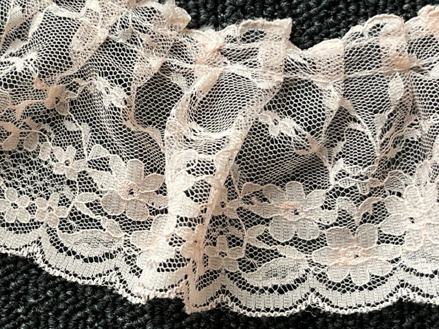 2 meters / 8cm / Korean Pink / Lace Trim  LF032