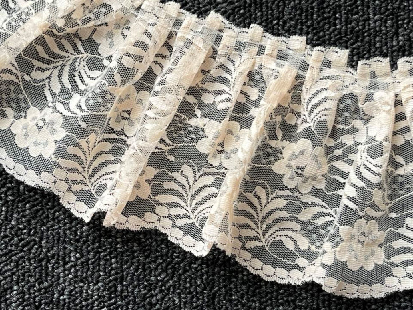 2 meters / 10cm / Champagne / Lace Trim  LF034