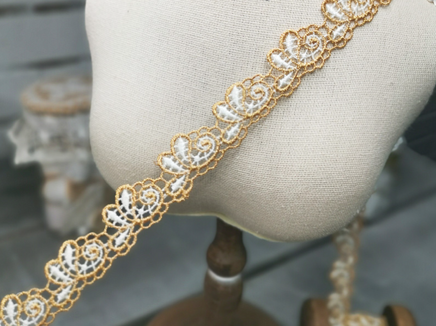 3 Metres / 2cm / Lace Trim LF042