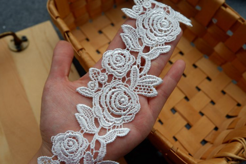 2 Meters / 5.5cm / Off White Lace Trim  LF043