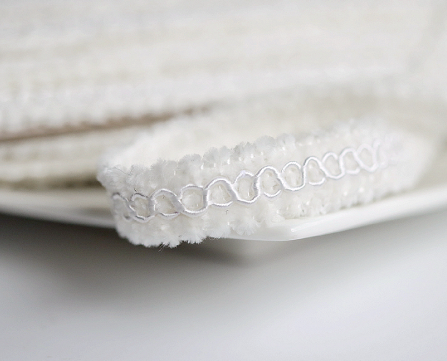 2 Metres / 2cm / Headband Lace Trim, Dress Lace  LF045