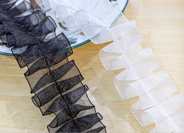 3 Meters / 4cm / Off White, Black / Lace Trim  LF100