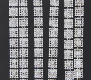 2 Meters / Plastic Rectangle Rhinestone Trim LS-00087