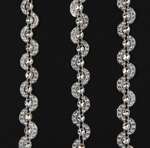 2 Meters / Plastic Rhinestone Trim LS-00097