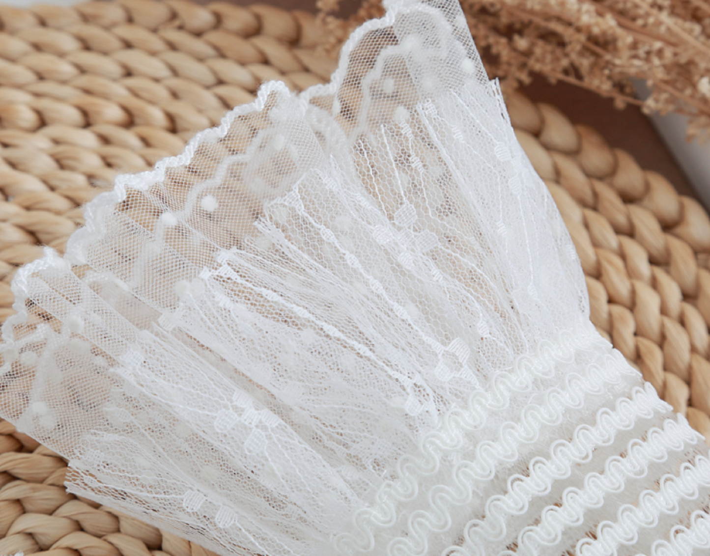 1 pair / Off White / Fake Lace Sleeve Cuffs, False Wrist Cuffs, Removable Wrist Cuffs  SC083(K)