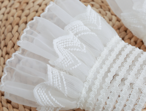 1 pair / Off White / Fake Lace Sleeve Cuffs, False Wrist Cuffs, Removable Wrist Cuffs  SC007(K)