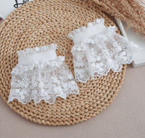 1 pair / Off White / Fake Lace Sleeve Cuffs, False Wrist Cuffs, Removable Wrist Cuffs  SC521(K)