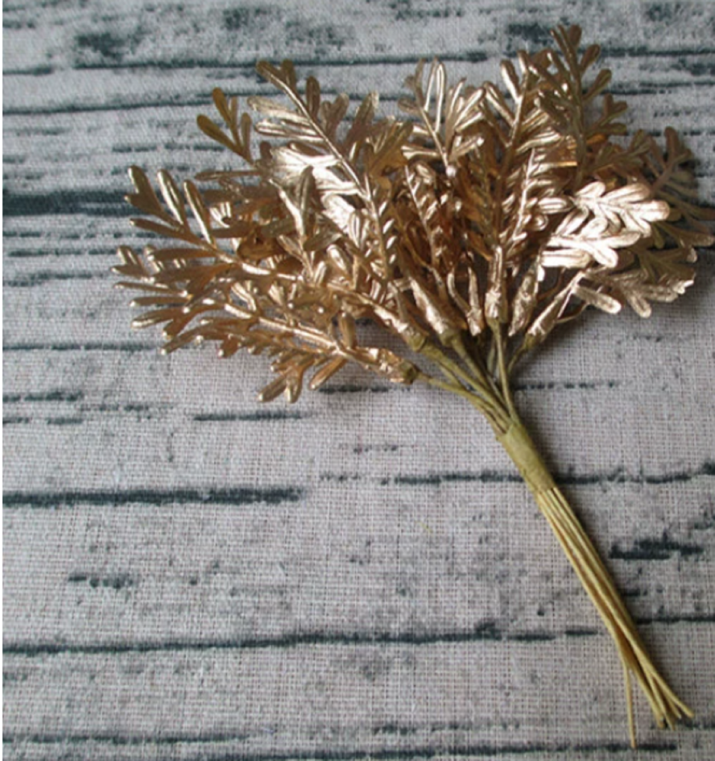 12 Stems / Artificial Leaves SF052