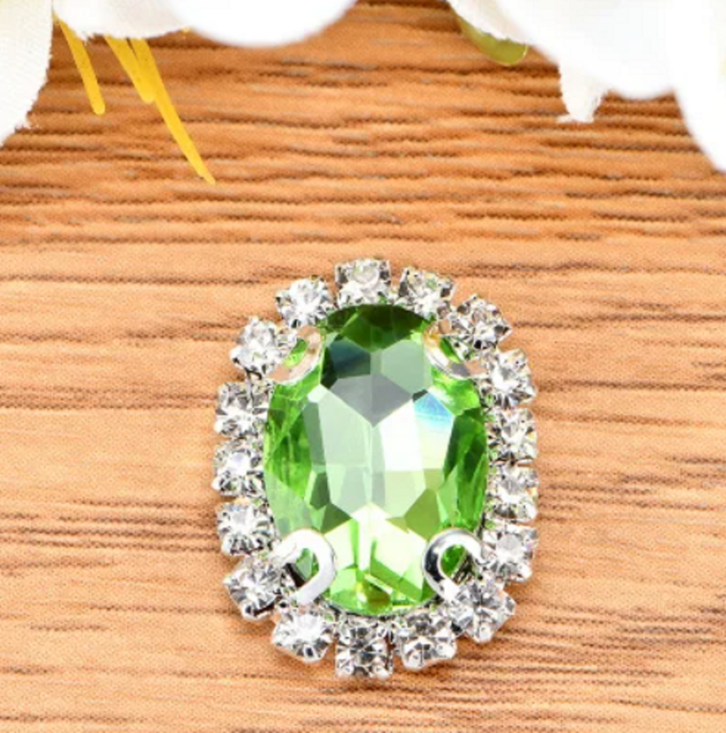 (S12G)  10 Pcs / 18 x 22mm / Gold Base Sew On Oval Crystal
