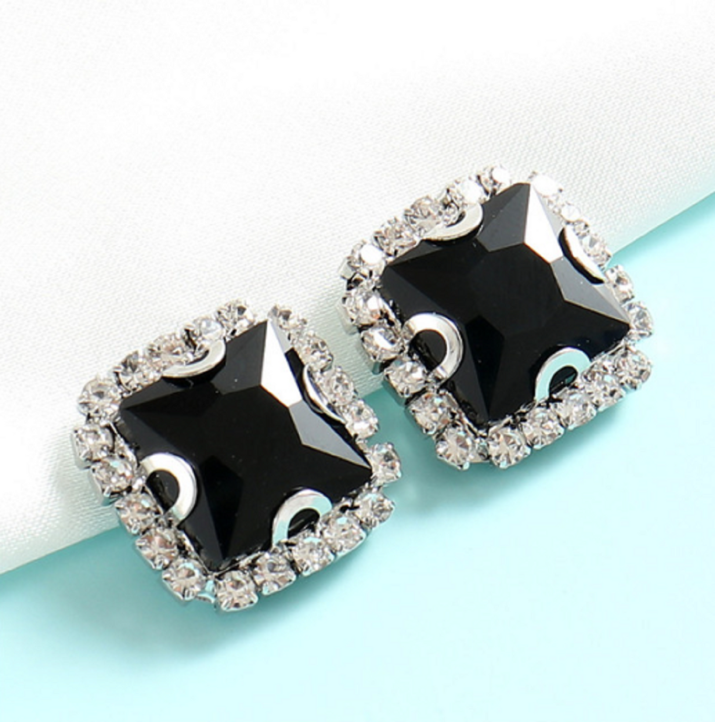 (S38S)  10 Pcs / 16mm / Silver Base Sew On Square Rhinestone