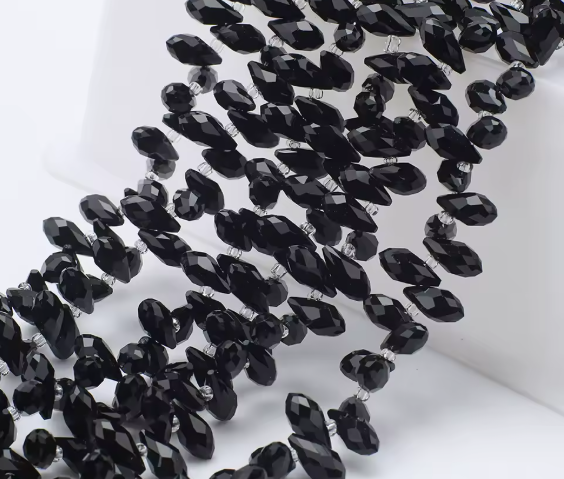 95 pcs / 6 x 12mm / Top Drilled Teardrop Glass Beads