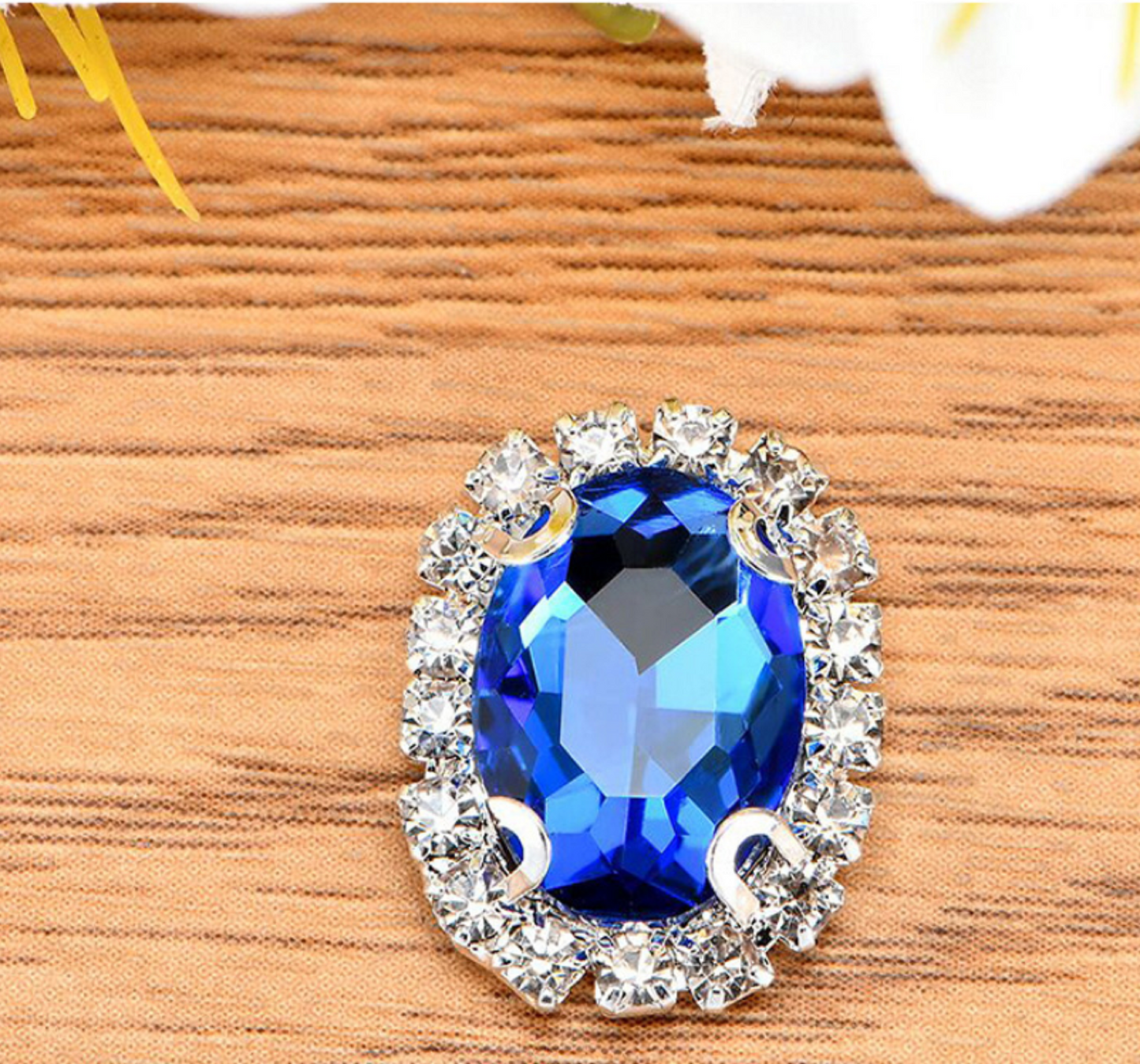 (S12S)  10 Pcs / 12 x 14mm / Silver Base Sew On Oval Crystal