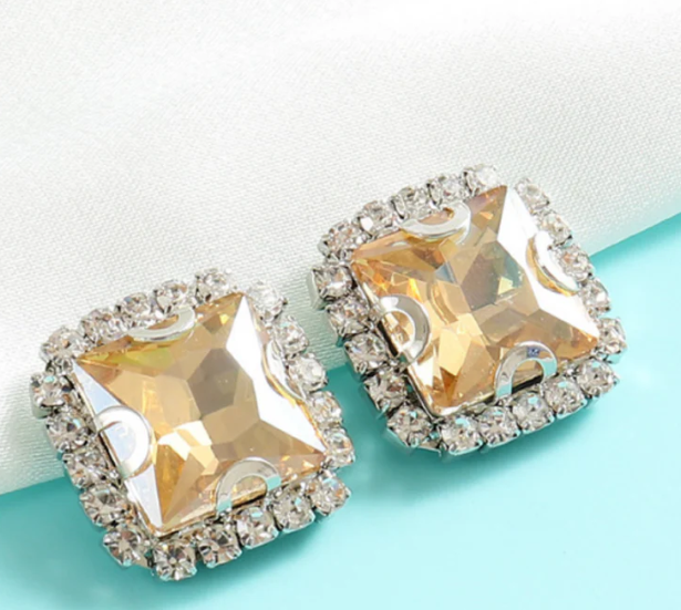(S38S)  10 Pcs / 14mm / Silver Base Sew On Square Rhinestone