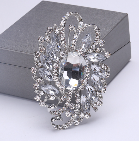 8.8 x 6.1cm / Large Crystal Brooch BR0099