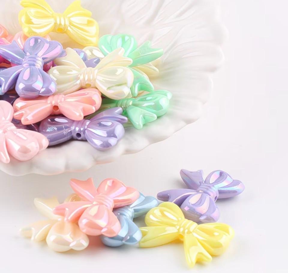 20 pieces / Coloured Mixed Random Bow Beads