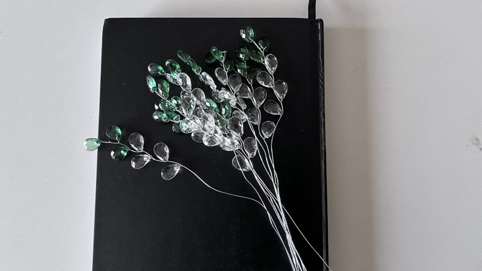 10 Stems / Acrylic Bead Leaf Spray  FS21S (MIXED + clear)