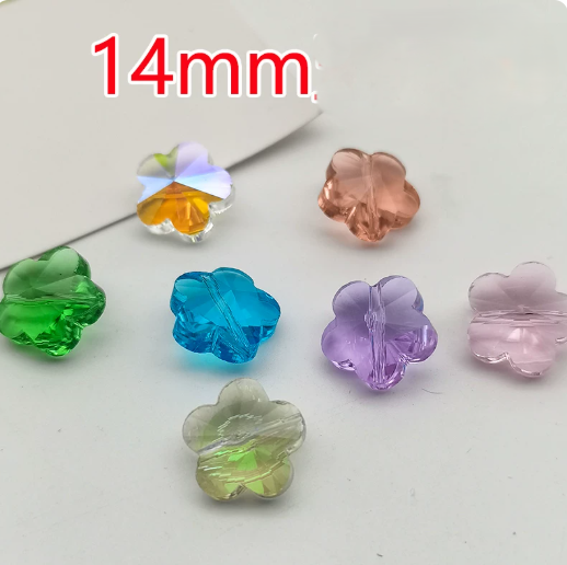 (Y232)  10 Pcs / 14mm / Quality Triangle Crystal Glass Beads, DIY Jewellery Making