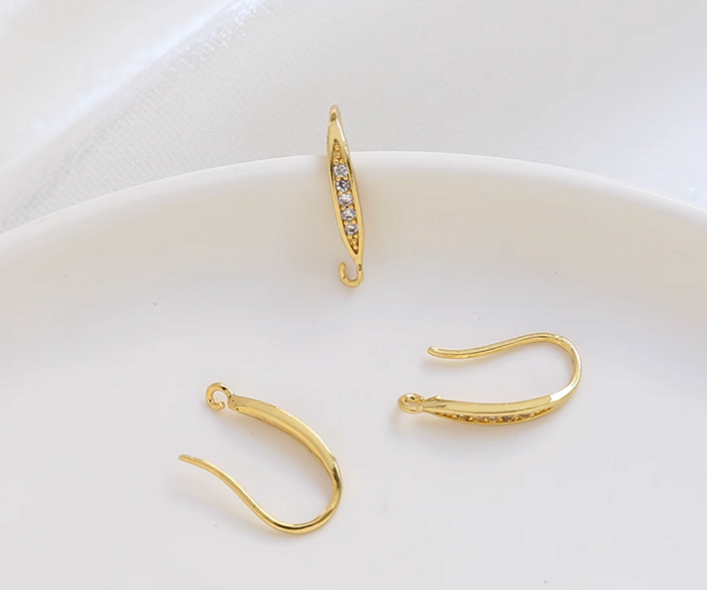 (EK111) 10 pcs / Gold Plated Earrings Hoop